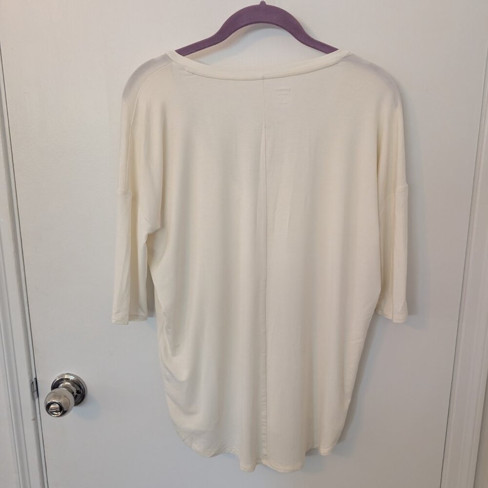 Relaxed V-Neck Three Quarter Sleeve London Tee - SZ Small - NWT - Picture 4 of 9